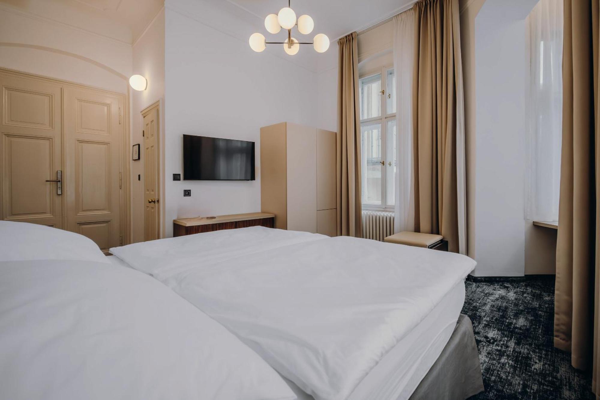 Esplanade Carlsbad Hotel 4*