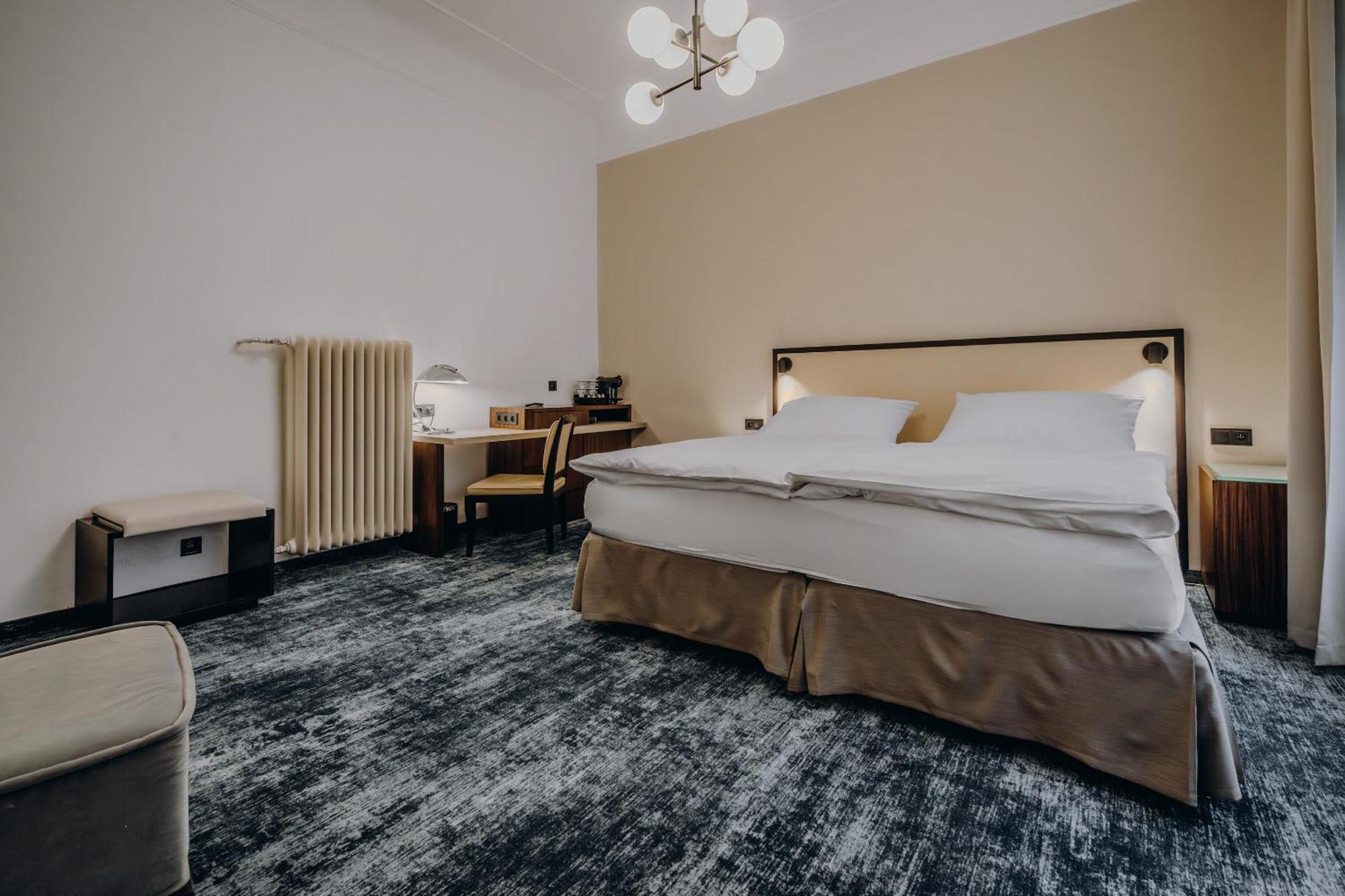 Hotel Esplanade Carlsbad 4*